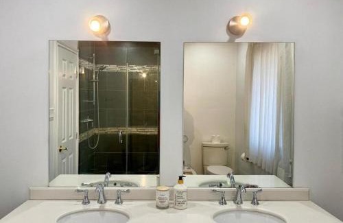 Richmond Hill Villa | Luxurious Villa with 6BR - Garden - Free Parking