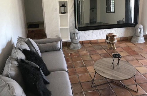 Belair House | Luxurious villa with a limitless ocean view & private pool. Instagram: villa pi