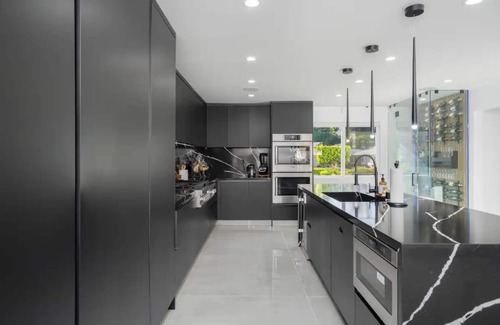 Woodland Hills House | Luxurious Villa, Woodland Hills