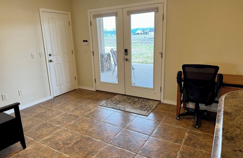Stevensville House | Luxurious Walkout Basement, 2 Suites, Kitchen & Scenic Views in Stevensville MT