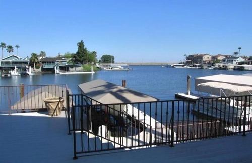 Discovery Bay House | Luxurious Water Front Home (close to fast water)