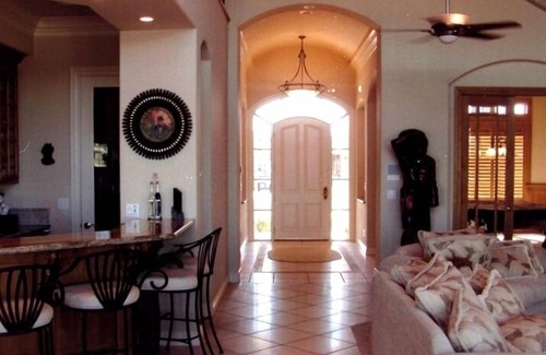 Discovery Bay House | Luxurious Water Front Home (close to fast water)