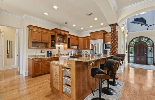Gulf Park Estates House | Luxurious Waterfront Villa on Simmons Bayou! 3/2 Sleeps 8!