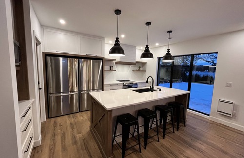 Les Etchemins Regional County Municipality Ski Chalet | Luxurious waterfront cottage