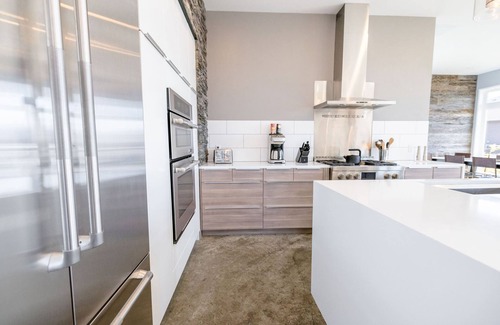 Sitka House | Luxurious Waterfront Living in Sitka