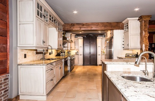 Skead Ski Chalet | Luxurious Waterfront Log Home Vacation. Fishing/Beach. Disconnect to Reconnect!