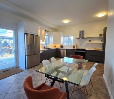 Wahnapitae First Nation House | Luxurious waterfront retreat