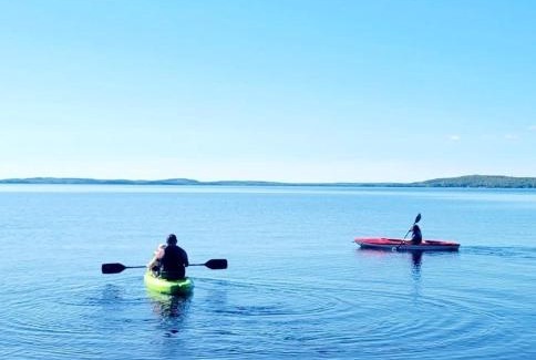 Wahnapitae First Nation House | Luxurious waterfront retreat