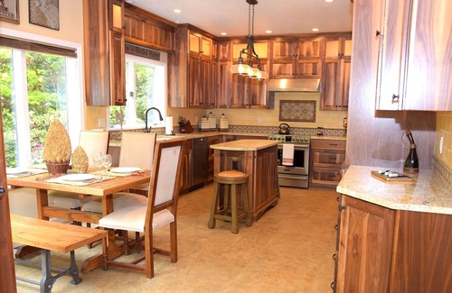 Ladd Hill House | Luxurious Wine Country Estate with Mountain and Pastoral Views