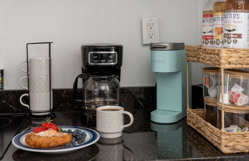 Wilmington Apartment | Luxurious -Wrightsville Beach - Pool, quiet end-unit, nearby dining and marinas!