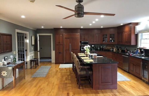 Yarmouth Port House | Luxurious Yarmouthport escape with 3 bedrooms 3 bath sleeps 11, dog friendly