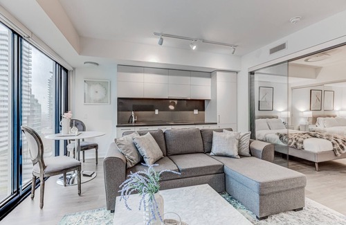 Bloor-Yorkville Condo | Luxurious Yorkville Condo Downtown Toronto 1br/1ba