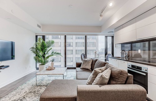 Bloor-Yorkville Condo | Luxurious Yorkville Condo Downtown Toronto 1br/1ba