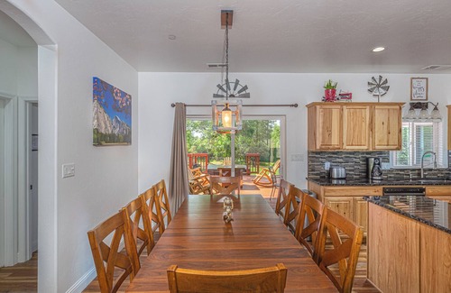 Mariposa House | Luxurious Yosemite Mountain Home , Spa, Pool, Miniature Ponies! and Gameroom
