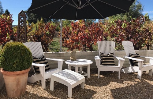 Geyserville House | luxuriously appointed new large guest suite in a landmark Victorian