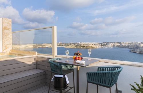 Madliena House | Luxuriously designed 4 Bedroom Townhouse Overlooking The Grand Harbour