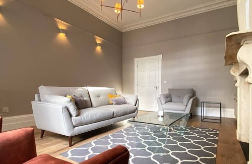 Portobello Condo | Luxuriously large period D2 property of character