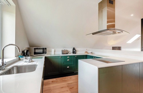 Middlezoy Cottage | Luxuriously modern and spacious two storey cottage.
