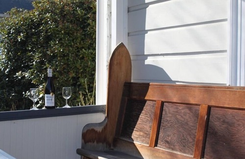 Arrowtown House | Luxuriously modernised Heritage cottage
