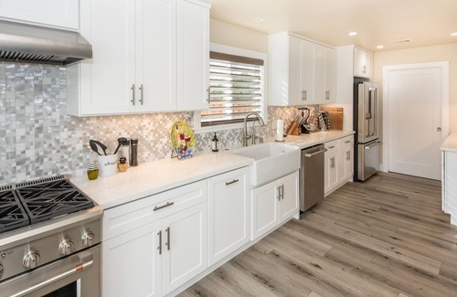 Coombsville House | Luxuriously Renovated Amongst Tranquil Vineyards - Close to Downtown!