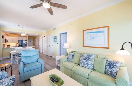 Ono Island Condo | Luxuriously renovated! 2BR/2BA Western Sunset Corner+2 King Beds! Sleeps 6.