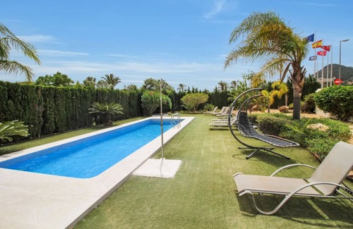 El Beal Villa | Luxuriuos 4 Bedroom Villa with Private Pool and Tennis and Paddle courts