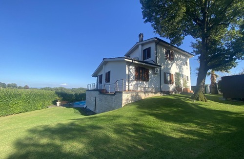 Colle Farnese Villa | Luxurius Villa with incredible view and a large swimming pool