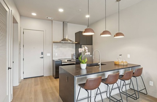 Inglewood Condo | Luxury 1 Bed 1 Bath w/Private Rooftop City Views & Parking