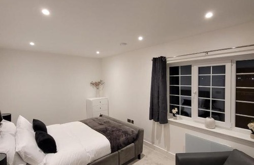 Wainscot Apartment | Luxury 1 Bed Apartment In The Centre Of Rochester