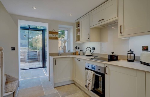 Great Massingham Cottage | Luxury 1 bed cottage with hot tub and log burner
