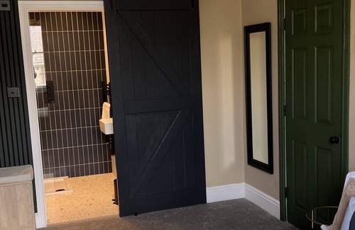 Hove Apartment | Luxury 1 Bed Flat in Hove close to the sea- Soho House Style