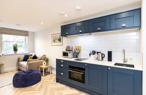 Stoney Middleton Apartment | Luxury 1 bedroom apartment in the pretty village of Stoney Middleton. Sleeps 2