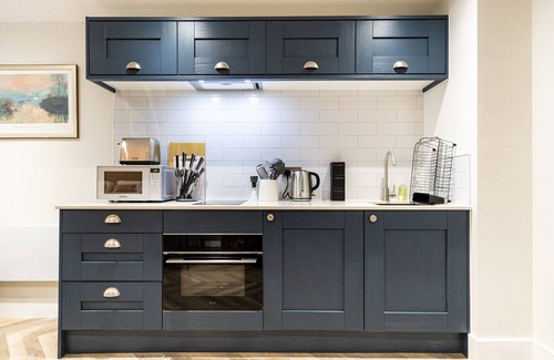 Stoney Middleton Apartment | Luxury 1 bedroom apartment in the pretty village of Stoney Middleton. Sleeps 2