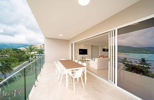Airlie Beach Apartment | Luxury 1 bedroom apartment in Central Airlie with the best views