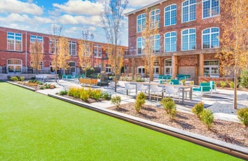 Judson Apartment | Luxury 1-bedroom apartment w/pool