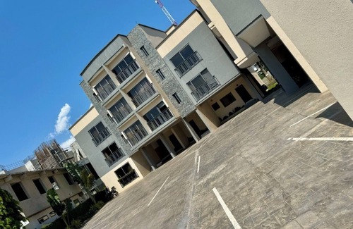 Labone Apartment | Luxury 1-bedroom apartment with WiFi, AC in welcoming Accra