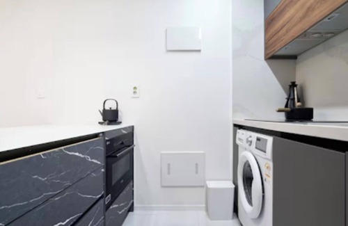 Seocho-dong Apartment | Luxury 1-bedroom apartment with WiFi, Netflix, Washer, etc in Central Seoul