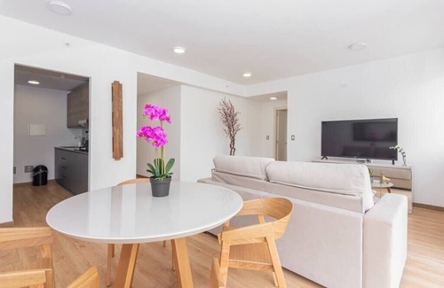 Marbella Condo | Luxury 1 bedroom apt with free parking