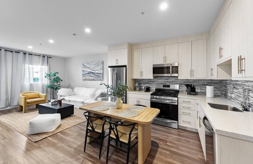 Melrose Apartment | Luxury 1-Bedroom Centrally Located in West Hollywood