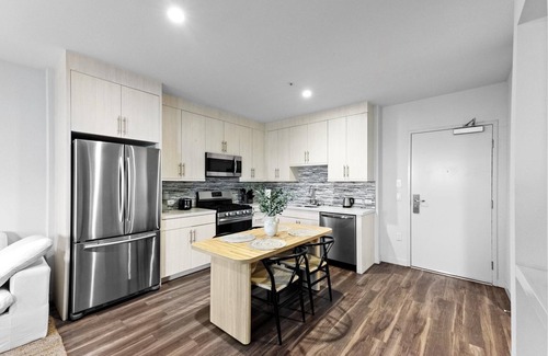 Melrose Apartment | Luxury 1-Bedroom Centrally Located in West Hollywood