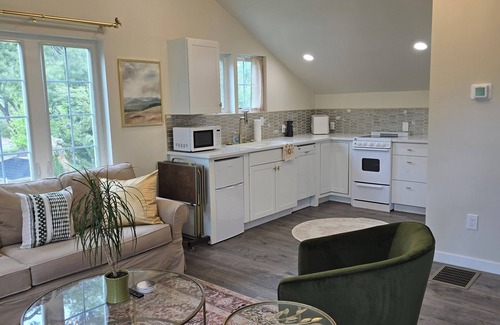 Montclair Condo | Luxury 1-bedroom condo in fabulous Denver with WiFi, AC
