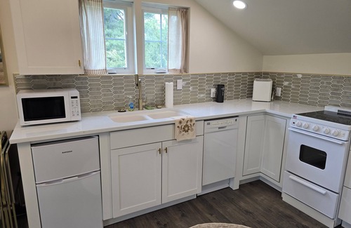 Montclair Condo | Luxury 1-bedroom condo in fabulous Denver with WiFi, AC