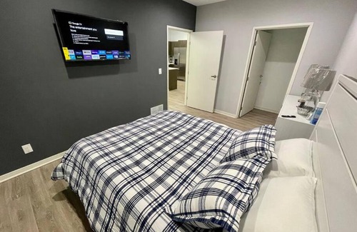 Dearborn Apartment | Luxury 1-Bedroom Loft in the heart of Dearborn