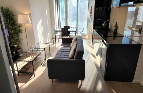 Financial District Condo | Luxury 1- Bedroom Luxury Toronto Downtown Condo