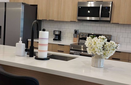 Downtown Columbus Apartment | Luxury 1 bedroom skyline suite Downtown Columbus with the city view