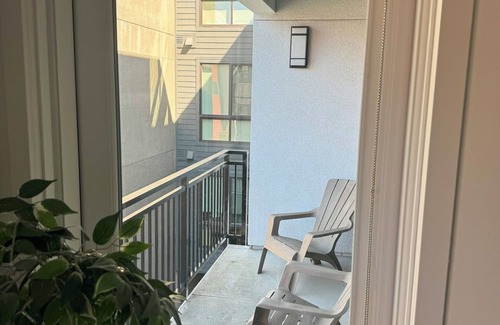 North Los Altos Apartment | Luxury 1-bedroom apartment in San Jose Downtown with Great View, Gym, Pool, WiFi