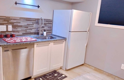 Sherwood Park House | *Luxury 1 BR Suite - Own Access*