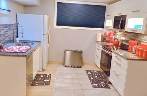 Sherwood Park House | *Luxury 1 BR Suite - Own Access*