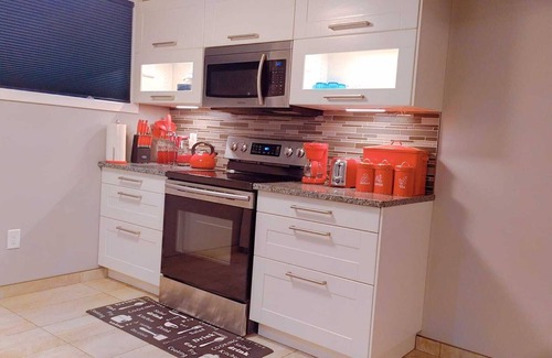 Sherwood Park House | *Luxury 1 BR Suite - Own Access*