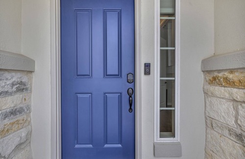 Austin House | Luxury 1-story living in Hill Country, 5 mins to Galleria